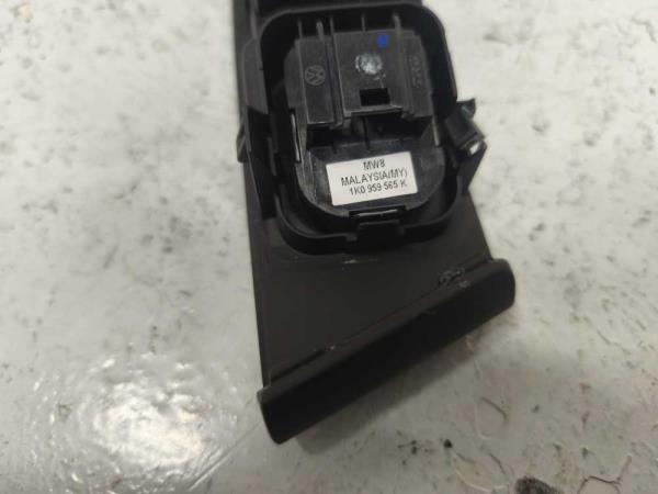 BOUTON LEVE VITRE VW - Vue 3